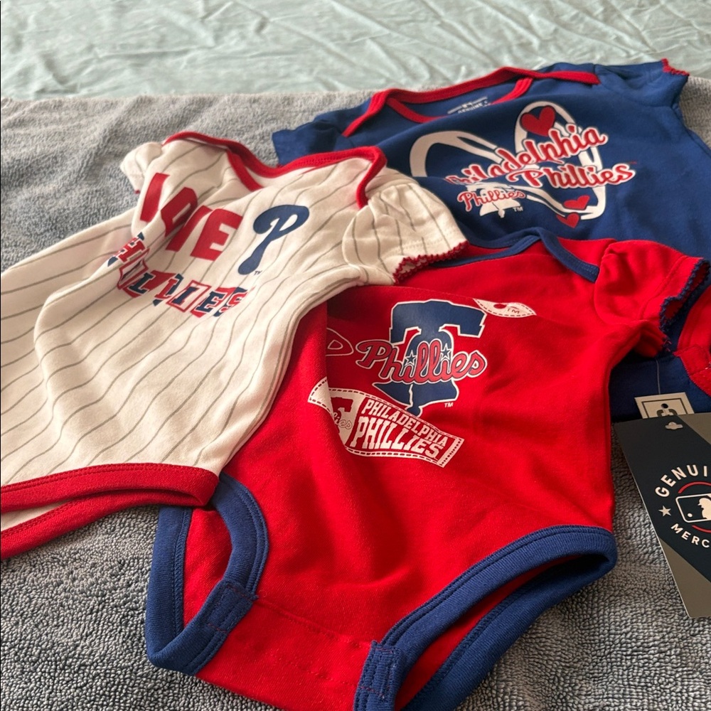 NWT 3 Piece Philadelphia Phillies Infant Girls onesies Size 0/3 months